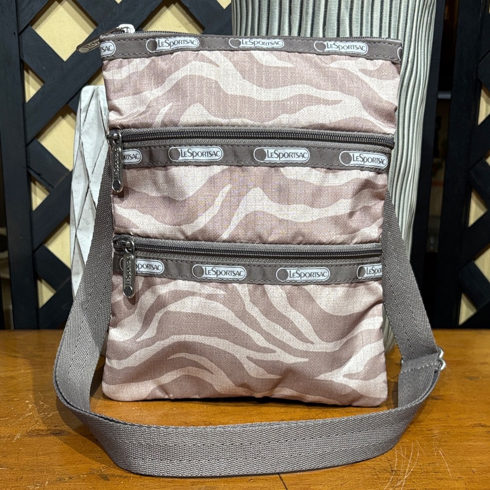 LeSportsac Brown Tone Camouflage Crossbody Bag Adjustable Guitar Strap EUC